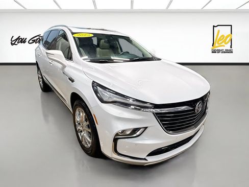 Used 2023 Buick Enclave Essence w/ Experience Buick Package FWD image 3
