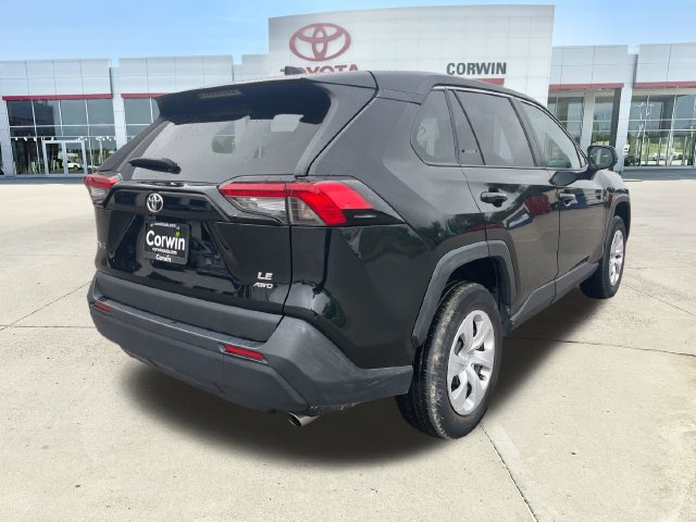 Used 2025 Toyota RAV4 LE AWD/4WD image 5