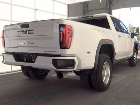 Used 2024 GMC Sierra 3500 Denali Ultimate AWD/4WD image 3