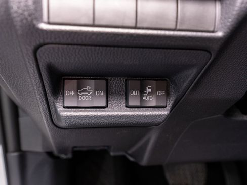 Used 2024 Toyota Tacoma Limited w/ Limited Package (LT) image 36