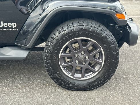 Used 2021 Jeep Gladiator Overland image 12