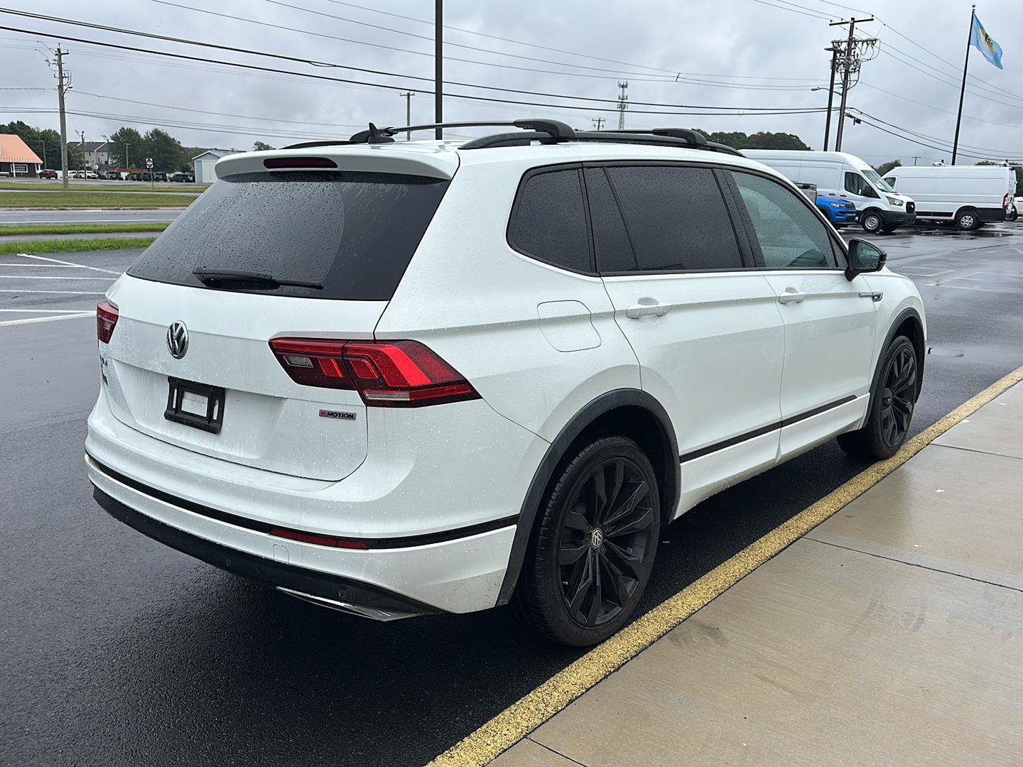 Used 2021 Volkswagen Tiguan SE R-Line AWD/4WD image 5