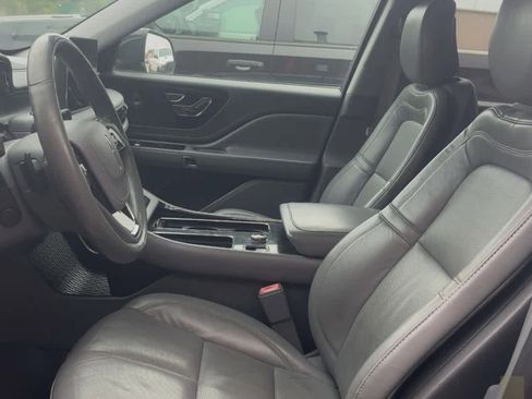 Used 2020 Lincoln Aviator Reserve AWD/4WD image 2