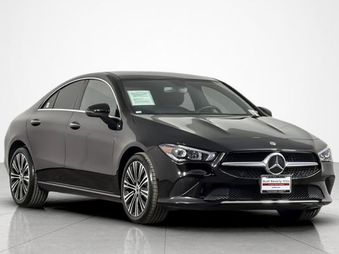 Used 2023 Mercedes-Benz CLA 250 w/ Premium Package image 7