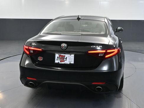 Used 2018 Alfa Romeo Giulia AWD image 7