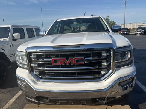 Used 2018 GMC Sierra 1500 SLT w/ SLT Premium Package AWD/4WD image 2