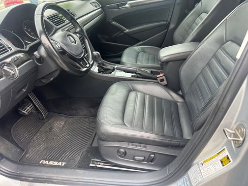 Used 2018 Volkswagen Passat 3.6 SEL Premium FWD image 11