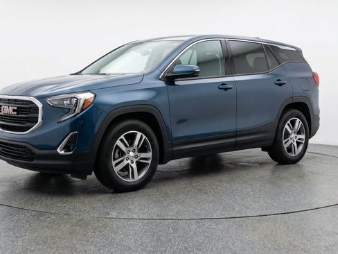 Used 2024 GMC Terrain SLE FWD image 3
