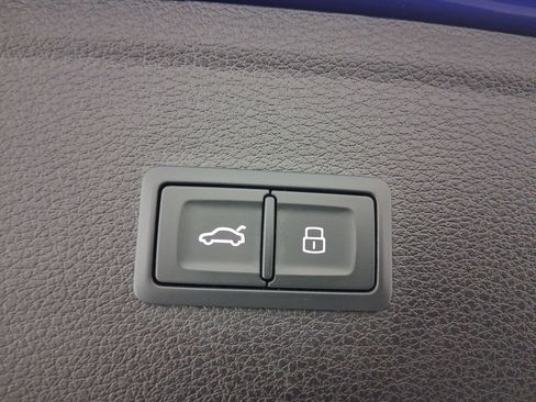 Used 2024 Audi Q5 e Premium Plus w/ Premium Plus Package image 28