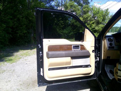 Used 2013 Ford F150 Lariat w/ Lariat Chrome Pkg image 13