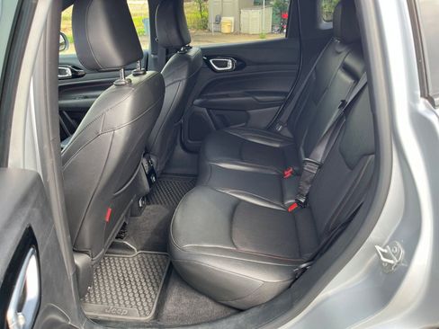 Used 2025 Jeep Compass Trailhawk image 21