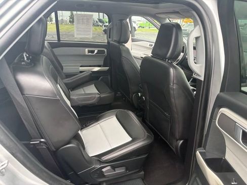 Used 2023 Ford Explorer XLT w/ Equipment Group 202A AWD/4WD image 41
