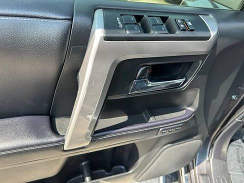 Used 2022 Toyota 4Runner Limited AWD/4WD image 19