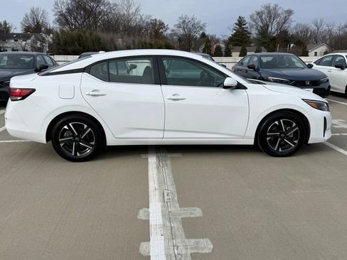 Used 2024 Nissan Sentra SV image 2