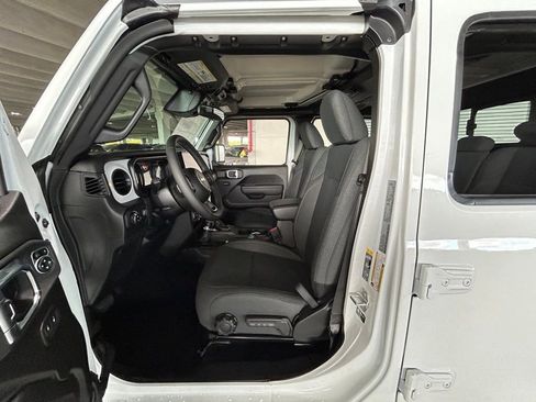 New 2026 Jeep Gladiator Sport image 16