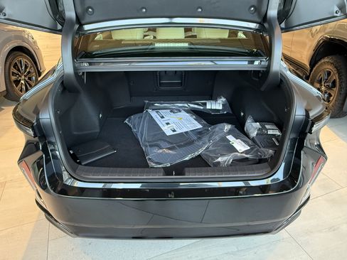 New 2026 Lexus ES 350e FWD image 11