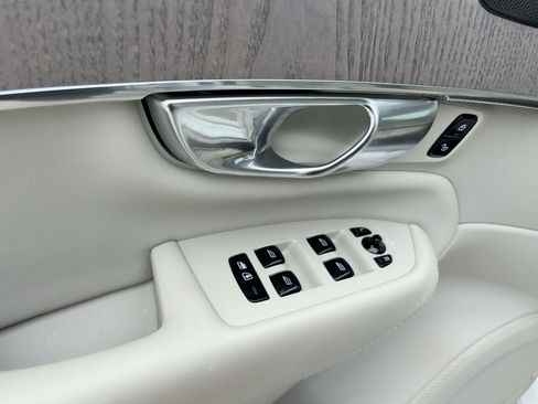 Certified 2023 Volvo XC90 B6 Ultimate image 28