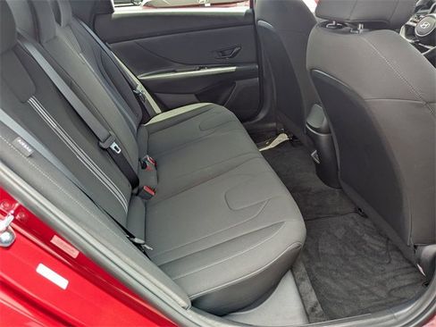 Used 2025 Hyundai Elantra Sport image 32