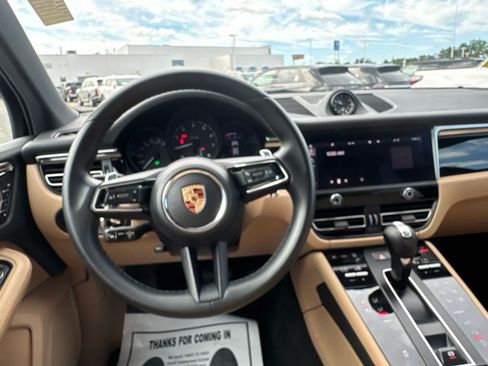 Used 2023 Porsche Macan AWD/4WD image 26