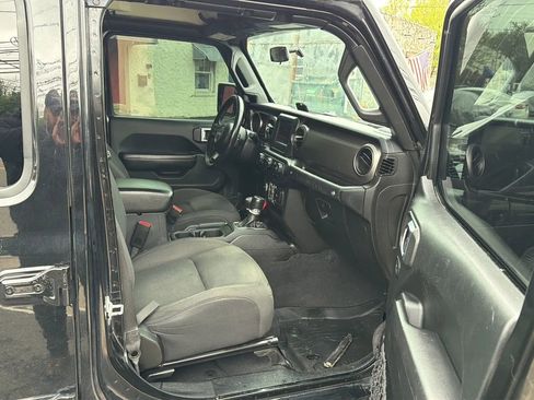Used 2019 Jeep Wrangler Unlimited Sport S AWD/4WD image 23