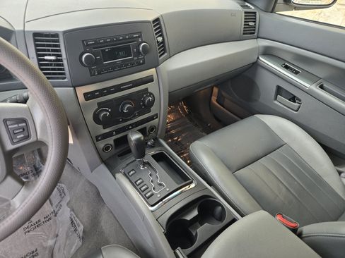 Used 2006 Jeep Grand Cherokee Laredo AWD/4WD image 13