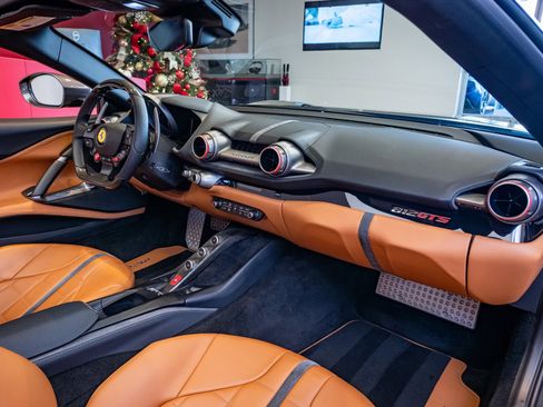 Used 2021 Ferrari 812 GTS image 17