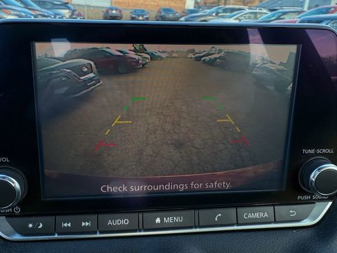 Used 2020 Nissan Sentra SV image 9