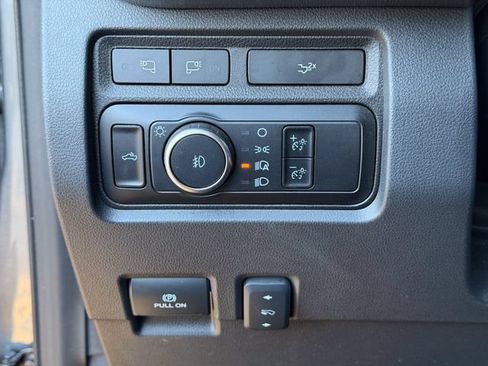 Used 2023 Ford F250 Lariat w/ Sport Appearance Package AWD/4WD image 7