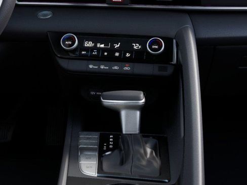 New 2025 Hyundai Elantra Blue image 16