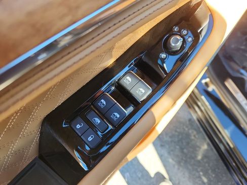 Used 2023 Jeep Grand Cherokee L Summit image 12