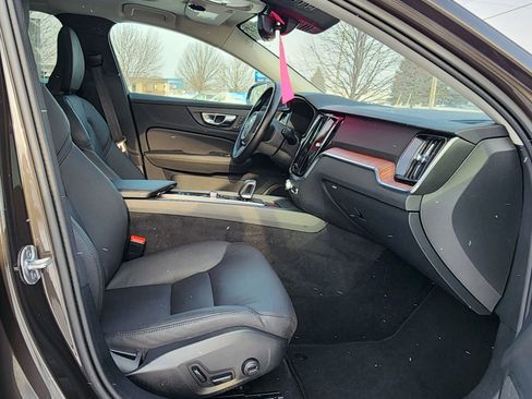 Used 2025 Volvo V60 B5 Cross Country Plus image 18