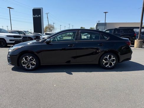 Used 2019 Kia Forte LXS FWD image 4