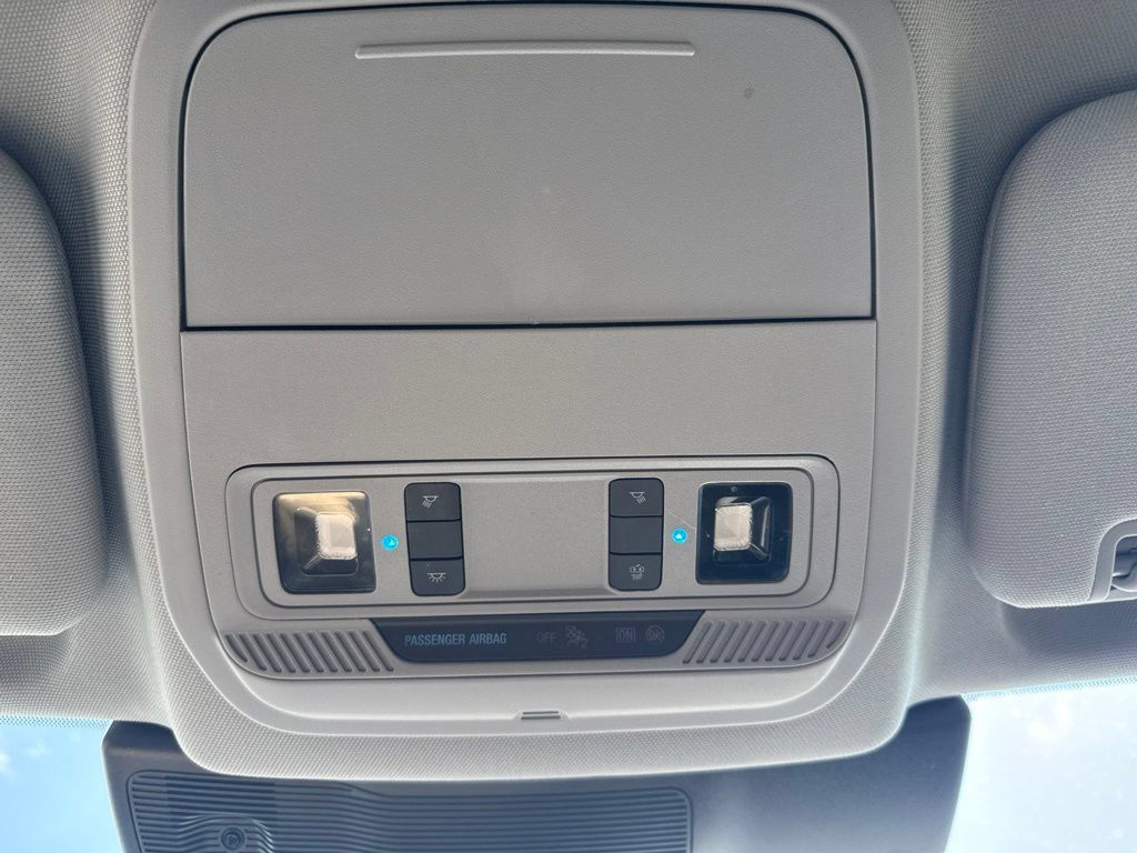 Used 2024 Ford Explorer XLT w/ Equipment Group 202A RWD image 14