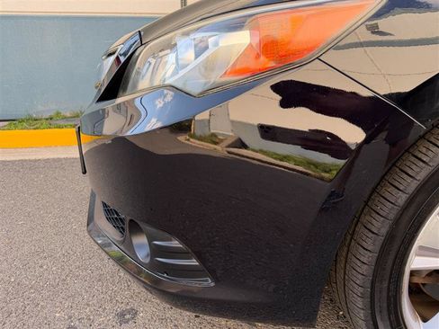 Used 2013 Acura ILX w/ Premium Package FWD image 28