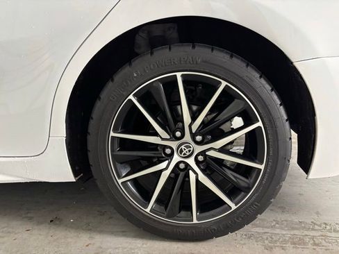 Used 2022 Toyota Camry SE image 8