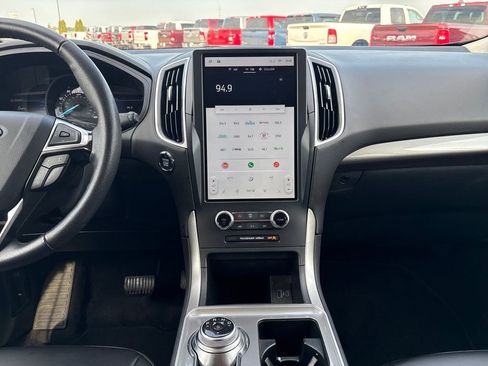 Used 2024 Ford Edge SEL image 22