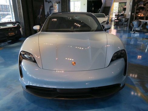 Used 2022 Porsche Taycan image 39