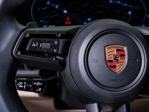 Certified 2025 Porsche Panamera 4 image 20
