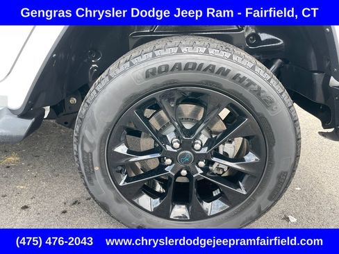 Used 2024 Jeep Wrangler Unlimited Sahara AWD/4WD image 12