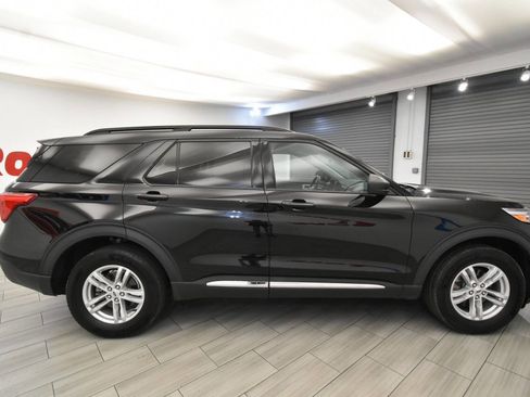 Used 2022 Ford Explorer XLT image 6