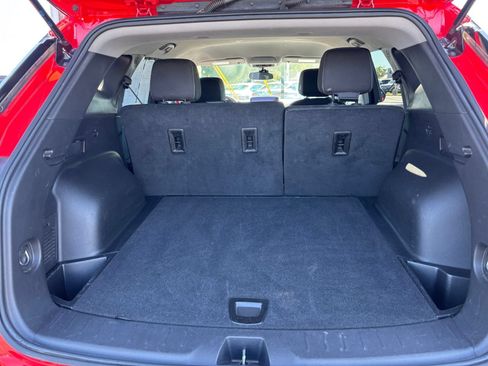 Used 2025 Chevrolet Blazer LT FWD image 33