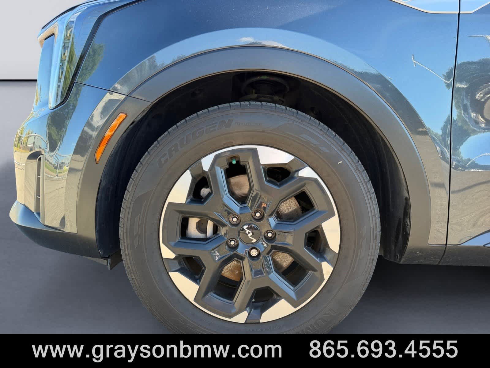 Used 2024 Kia Sorento S w/ Panoramic Sunroof Package FWD image 9