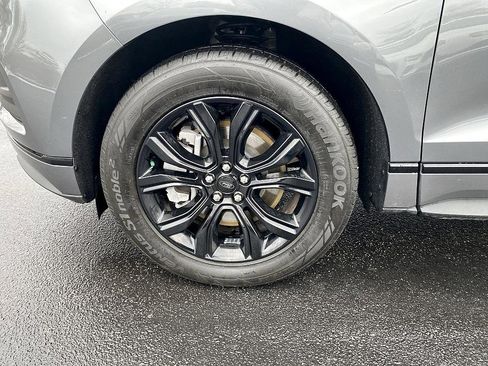 Used 2024 Ford Edge SE w/ Black Appearance Package image 8