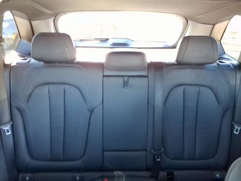 Used 2022 BMW X5 xDrive40i w/ M Sport Package image 17