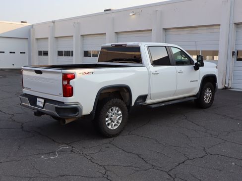 Used 2021 Chevrolet Silverado 2500 LT w/ Fleet Comfort Package AWD/4WD image 10