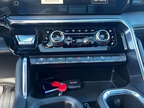 Used 2024 GMC Sierra 2500 Denali w/ Denali Reserve Package image 16