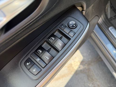 Used 2020 Jeep Cherokee Limited AWD/4WD image 25