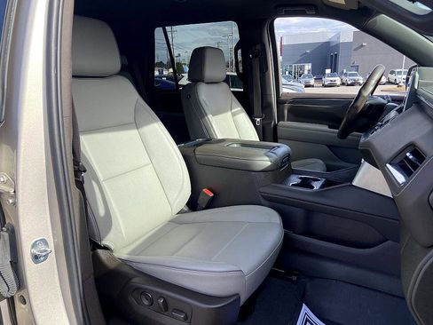 Used 2023 GMC Yukon SLT image 17