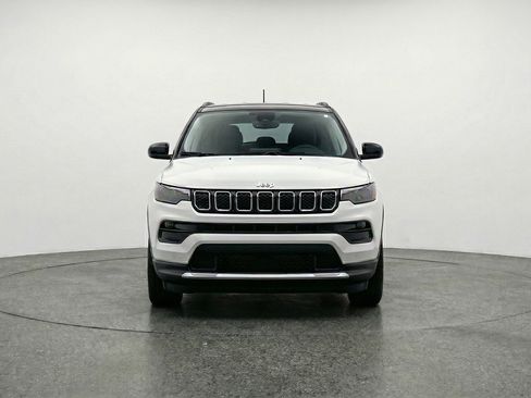 Used 2025 Jeep Compass Limited AWD/4WD image 2