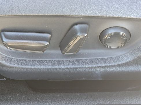 Used 2018 Toyota Camry XSE image 19